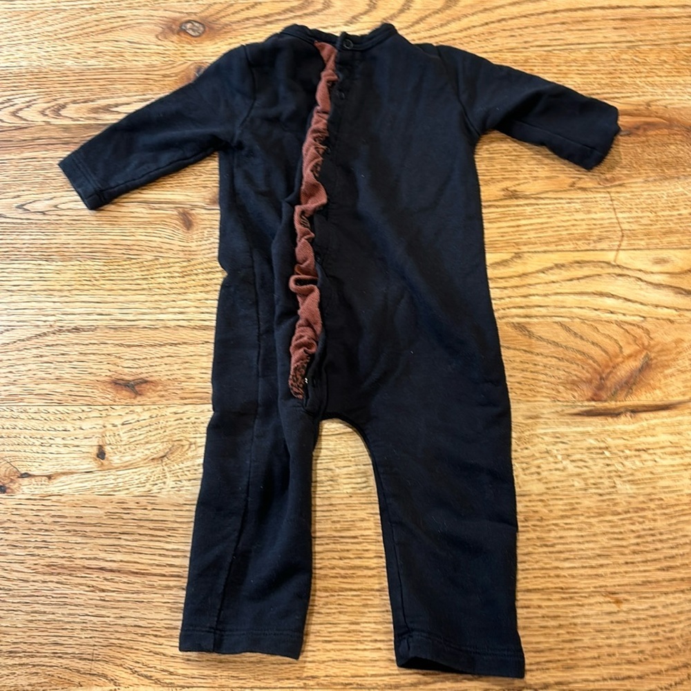 🌺Stylish Black Bodysuit with Asymmetrical Closure and Ruffle Detail